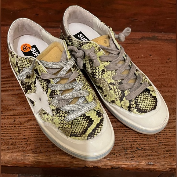 Golden Goose Super Star Sneakers